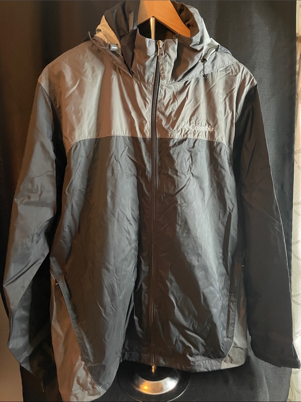 Columbia Men's Two-Tone Gray Hooded Rain Jacket size M